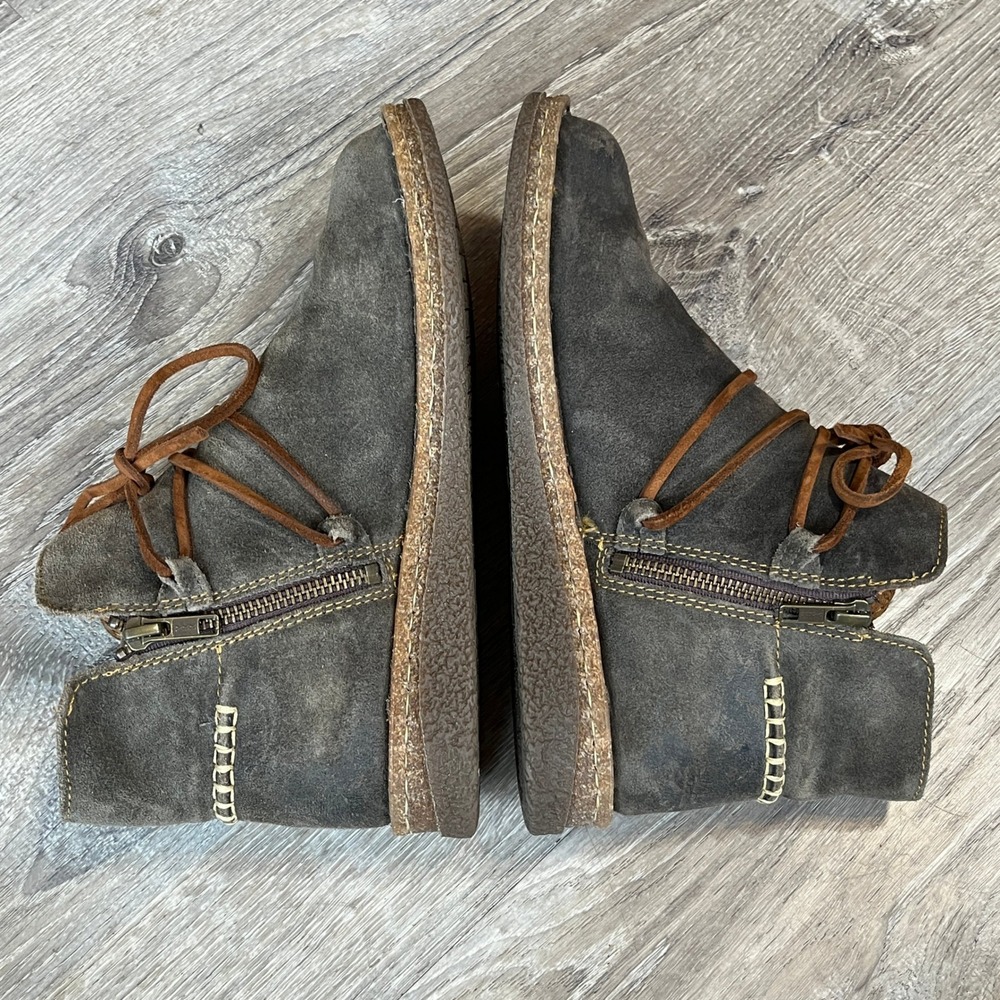 Born Brown Suede Lace Up Ankle Boots Side Zip Whipstitch Detail 8.5 40 MW - Picture 2 of 9